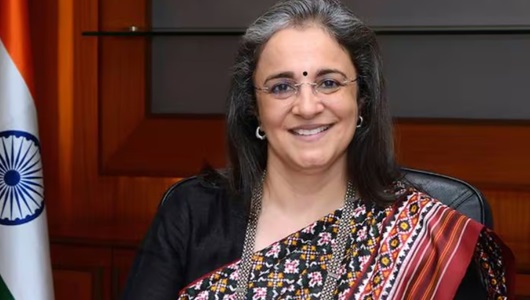 भारतमा सेयरबजार नियामक सेबीको प्रमुखमाथि तीन ठाउँबाट फाइदा लिएको आरोप