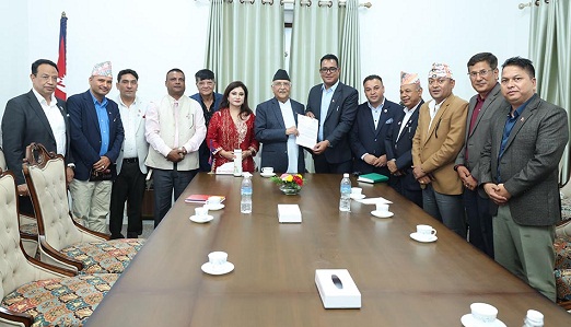प्रधानमन्त्री ओलीलाई सुनचाँदी व्यवसायीको ध्यानाकर्षण